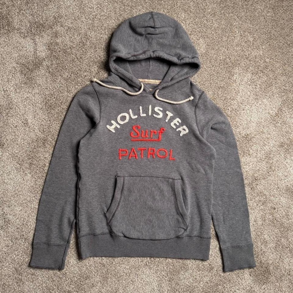 HEATHER GREY HOLLISTER "SURF PATROL" WAFFLE KNIT HOODIE